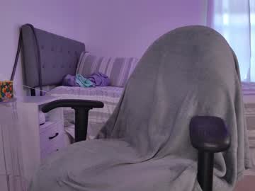 webcam girl cherryvonfairy live cam image #12557957