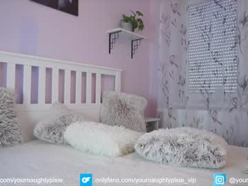 webcam girl yournaughtypixie live cam image #3682848