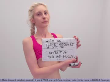 webcam girl girl_i_am live cam image #2488567