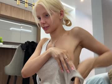 webcam girl lesi_moonie live cam image #12450079