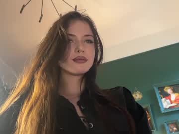 webcam girl bmwm5f90 live cam image #12876439