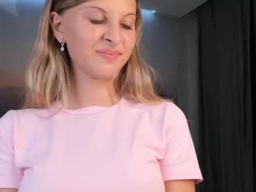 webcam girl philomenagroomes live cam image #10242247
