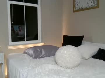 webcam girl milkywhiiite live cam image #3491423