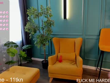 webcam girl milly_shy live cam image #8471897
