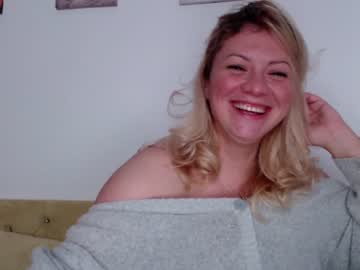 webcam girl kiradivine live cam image #2328904