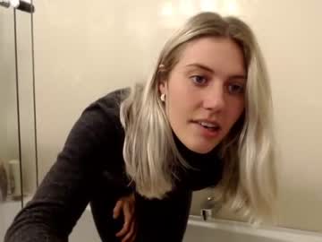 webcam girl bambis_honeypot live cam image #1345995