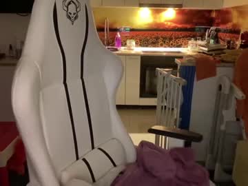 webcam girl kiradivine live cam image #4883156