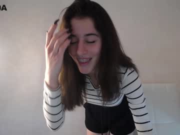 webcam girl kate_lewis live cam image #3815135
