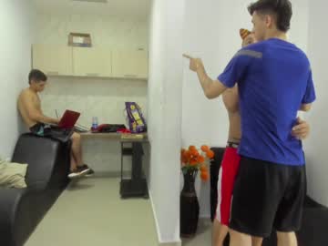 webcam man badguyss_bisex live cam image #6415422