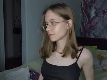 webcam girl lowress live cam image #12043628