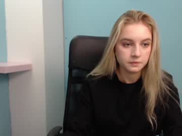 webcam girl _petite_sweet live cam image #333571