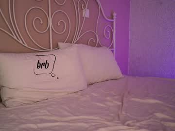 webcam girl smiling_princess live cam image #3692739