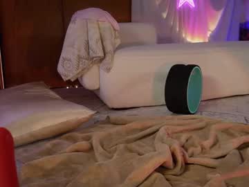 webcam girl lucy_gooosey live cam image #13010947