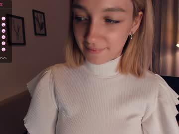 webcam girl demure_bb live cam image #6790915