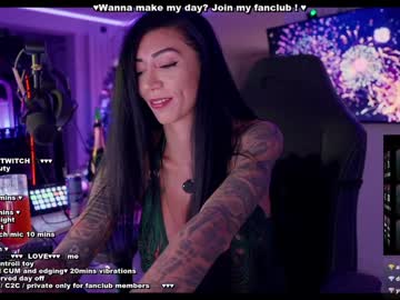 webcam girl evelyne92 live cam image #11463124