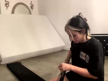 webcam girl charlybarbie live cam image #10716780