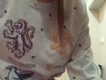 webcam girl kyliesweetyy live cam image #1136259