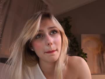 webcam girl darlinechapel live cam image #11286757