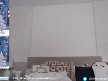 webcam girl smileyouarehere live cam image #8136860