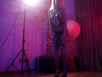 webcam girl artmosphera live cam image #2332092