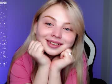 webcam girl shy_blondiee live cam image #5197742
