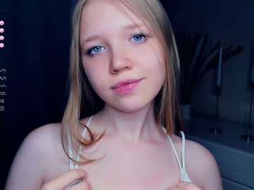 webcam girl hug_honestly live cam image #7811544