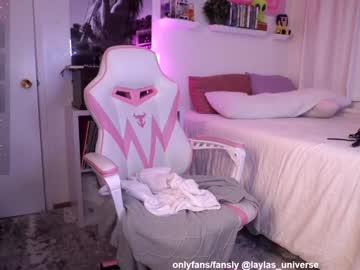webcam girl laylas_universe live cam image #9573908