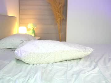 webcam girl veroniqe_lounge live cam image #6458064