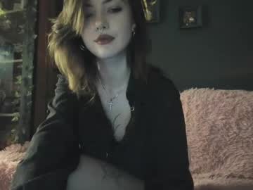 webcam girl bmwm5f90 live cam image #11427192