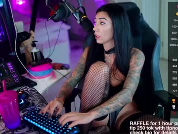 webcam girl evelyne92 live cam image #10150598