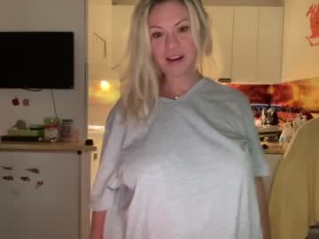 webcam girl kiradivine live cam image #6596878