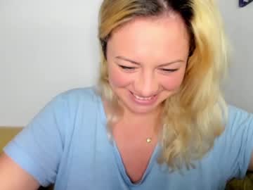 webcam girl kiradivine live cam image #4205494