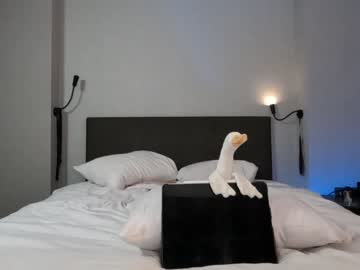 webcam couple ari_lovexo live cam image #7614431