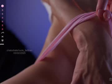 webcam girl lucie_beltran live cam image #11767967