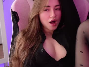 webcam girl strawberryjamx live cam image #6671839