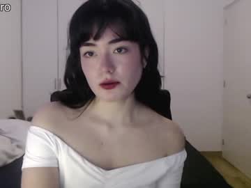webcam girl dronae live cam image #3201297