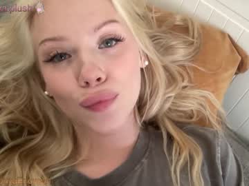 webcam girl sonyaplush live cam image #6728619
