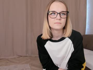 webcam girl vikinikie live cam image #5593217