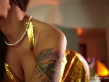 webcam girl therealbonnieclydex live cam image #8813969