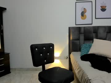 webcam girl abigail_w live cam image #3227298