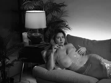 webcam girl cheryl_pride live cam image #10033785
