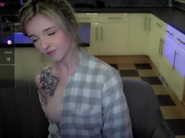 webcam girl lucydelovely live cam image #6943282