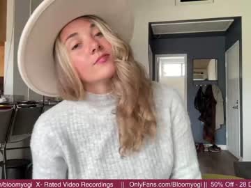 webcam girl bloomyogi live cam image #6360244