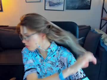 webcam girl lisa_roses live cam image #4514977