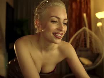webcam girl artmosphera live cam image #12742703