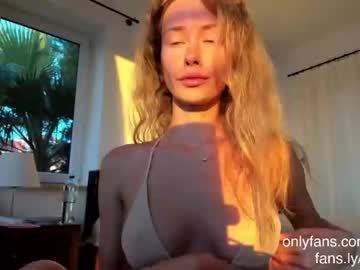 webcam girl oksanafedorova live cam image #4289075