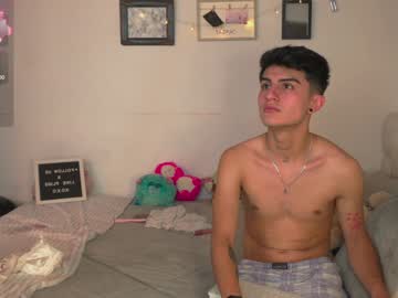 webcam couple tommy_and_sophie live cam image #10666084