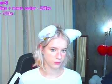 webcam girl joyce_coy live cam image #5204721