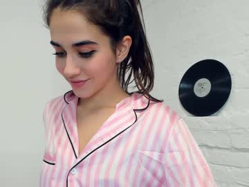 webcam girl mary_dall live cam image #451892