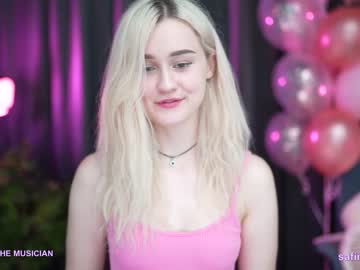 webcam girl safinna live cam image #1910340